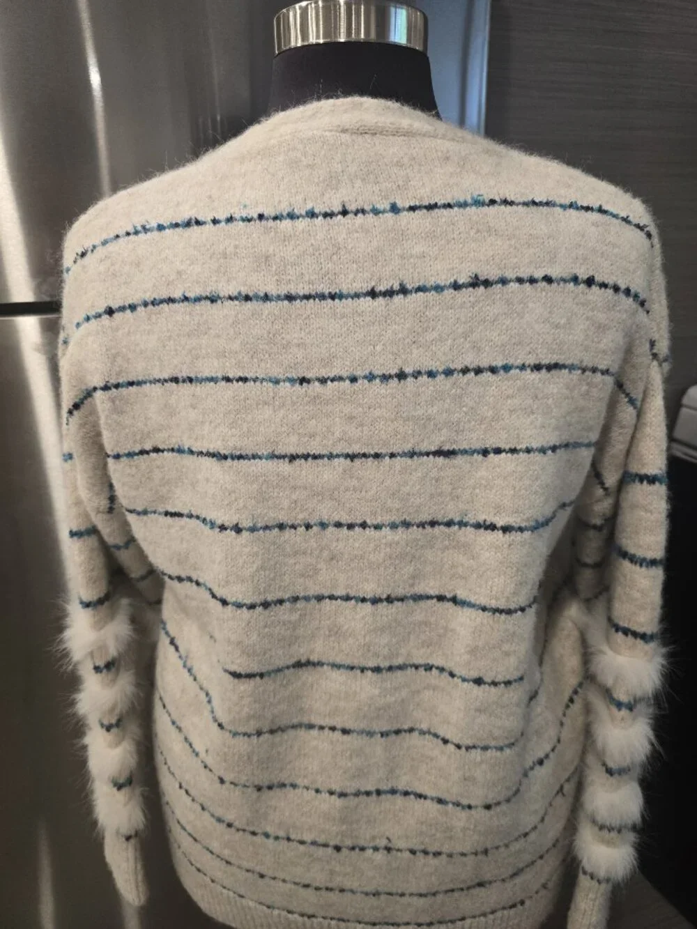 Cozy Oversized Cardigan with Blue Striped Detailing and Fluffy Faux Fur Accents